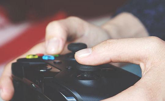 怎樣取名字內(nèi)涵文雅 嬰兒取名字大全免費:文化有意蘊