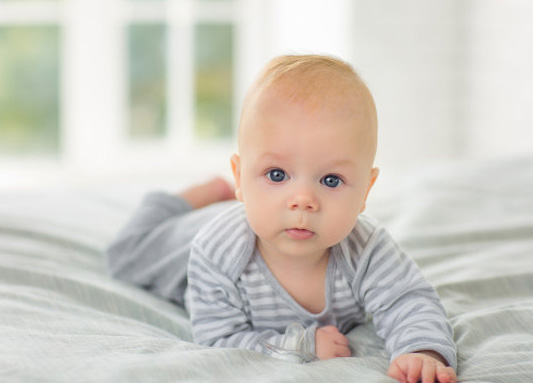 給蛇年男孩取名,推薦30個(gè)屬蛇特別吉利的男孩名字