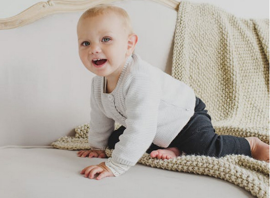 女孩起名丨何姓女孩高雅有涵養的名字大全
