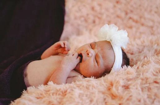 姓莫寶寶起名，莫姓女孩名字大全高雅