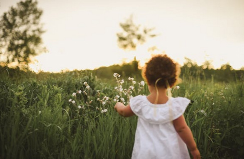 姓嚴(yán)的女孩叫什么名字好聽